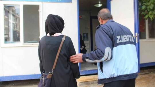 Pirincin içinden taş ayıklar gibi para ayıkladılar
