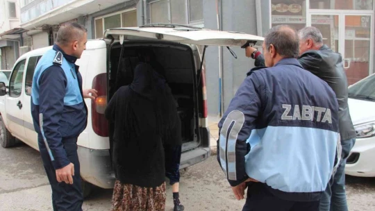 Pirincin içinden taş ayıklar gibi para ayıkladılar
