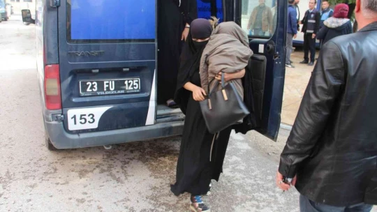 Pirincin içinden taş ayıklar gibi para ayıkladılar
