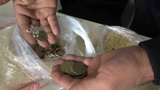 Pirincin içinden taş ayıklar gibi para ayıkladılar