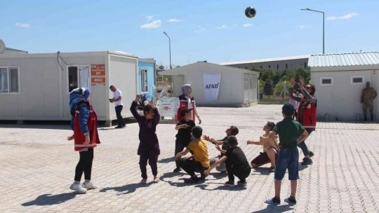 Psikososyal ekibi, Ahıska Türklerini biran olsun yalnız bırakmıyor