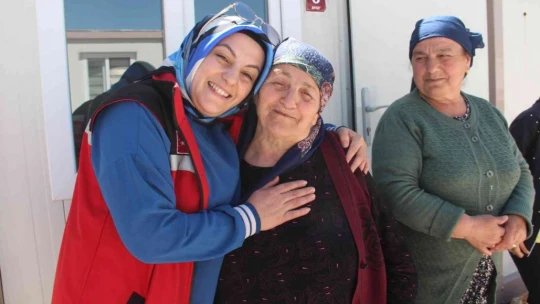 Psikososyal ekibi, Ahıska Türklerini biran olsun yalnız bırakmıyor