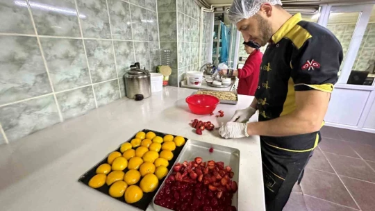 Ramazan ile başlayıp bayramla bitiyor, Osmanlı'dan günümüze gelen lezzet: Güllaç