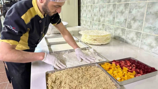 Ramazan ile başlayıp bayramla bitiyor, Osmanlı'dan günümüze gelen lezzet: Güllaç
