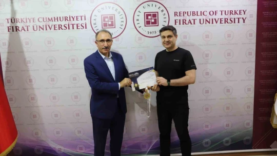 Rektör Göktaş başaralı akademisyenleri ödüllendirdi