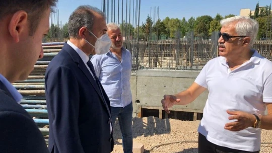Rektör Göktaş, Diş Hekimliği Fakültesi ve Hastanesi şantiyesinde incelemelerde bulundu