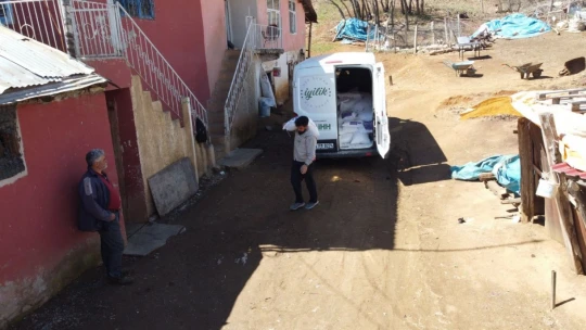 İHH İnsani Yardım Derneği İlçelerde Yardımlarını Sürdürüyor
