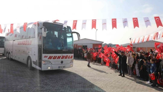 Rusya sınırından tahliye edilen ve 4 çocuğuna kavuşan Ahıska Türkü anne: 'Erdoğan babamdan Allah razı olsun'