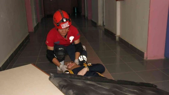 Sağlıkçılar bu kez arkadaşlarını kurtarmak için seferber oldu