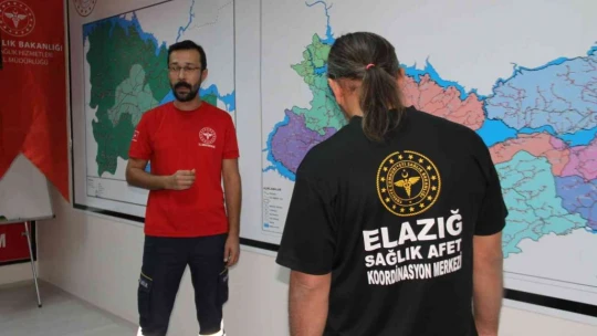 Sağlıkçılar bu kez arkadaşlarını kurtarmak için seferber oldu
