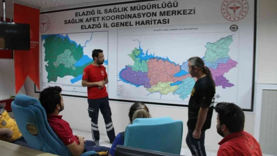 Sağlıkçılar bu kez arkadaşlarını kurtarmak için seferber oldu