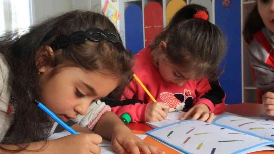 Savaşın çocukları, eğitimlerini Elazığ'da sürdürüyor