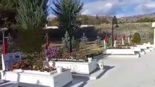 Şehit annesi oğlu için türkü yazdı, dinleyenler duygulandı
