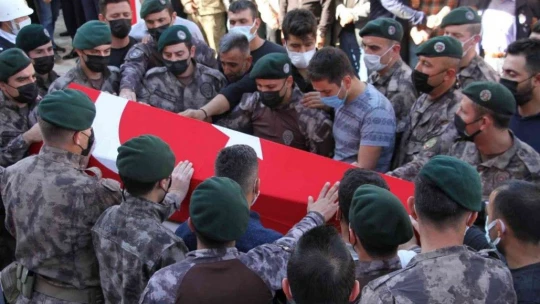 Şehit Cihat Şahin memleketi Elazığ'da son yolculuğuna uğurlandı