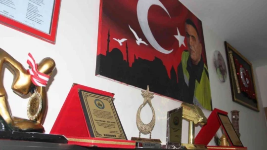 Şehit Fethi Sekin'in kardeşi Fikriye Sekin: '6 yıl geçmesine rağmen hüzün devam ediyor hiç eksilmedi'