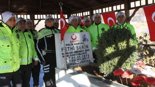 Şehit polis Fethi Sekin kabri başında anıldı