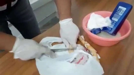 Şeytanın bile aklına gelmez, şampuan kutusundan esrar çıktı
