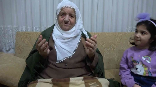 Şivesiyle bir şehri kendine hayran bıraktı: 86'lık Raife nine sosyal medyanın yeni fenomeni oldu