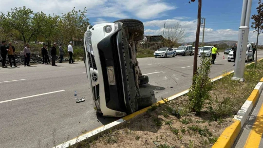 Sivrice Belediye Başkanının kullandığı araç takla attı