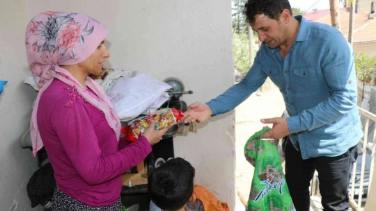 Sivrice ilçesinin bayram şekeri, kolonya ve tıraşı kaymakamlıktan