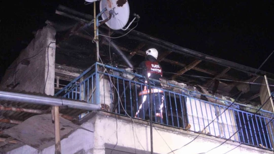 Soba bomba gibi patladı, ev kısmen çöktü: 2 yaralı