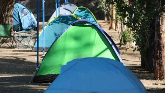Sonbaharda kampın adresi doğunun gizli cenneti 'Hazar Gölü'