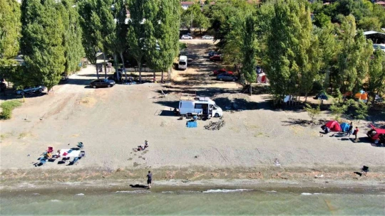 Sonbaharda kampın adresi doğunun gizli cenneti 'Hazar Gölü'