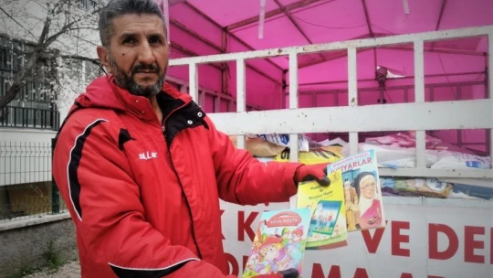 Sokak Sokak gezerek 1 milyonun üzerinde kitap topladı