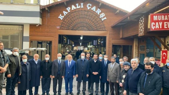 Tarihi kapalı çarşıda ahilik geleneği sürdürülüyor: Hep birlikte dua ederek iş yerlerini açtılar