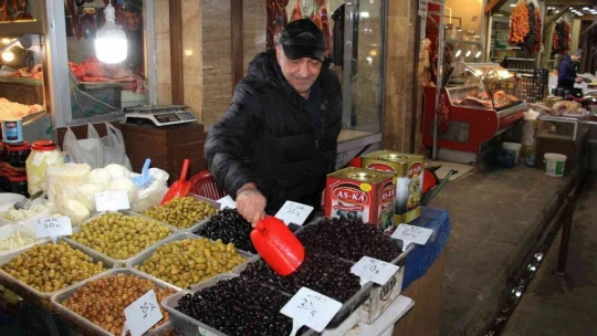Tarihi Kapalı Çarşıda Ramazan hazırlığı başladı