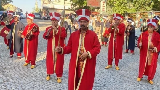 Tarihi mahalle Harput'ta mehter etkinliği