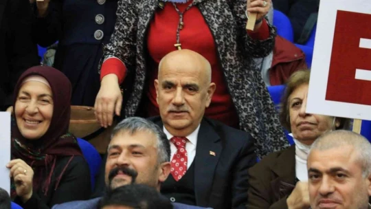 Tarım ve Orman Bakanı Kirişci: 'Cumhurbaşkanımızın adeta ağzına bakan ve bu kişi ne diyecek diye bekleyen bir dünya var'
