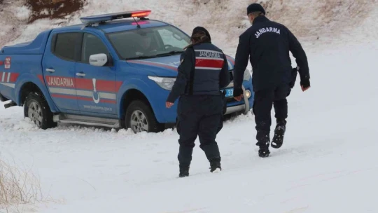 Tipi yolu kapattı, jandarma ekipleri hastaya ilacını drone ile ulaştırdı