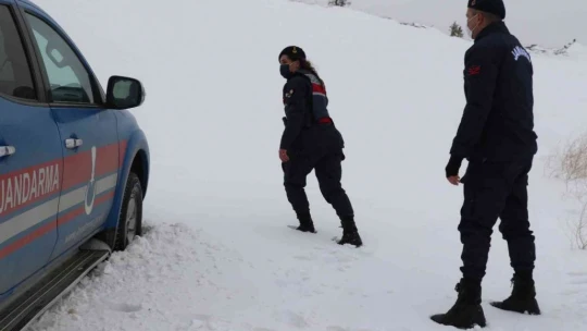 Tipi yolu kapattı, jandarma ekipleri hastaya ilacını drone ile ulaştırdı