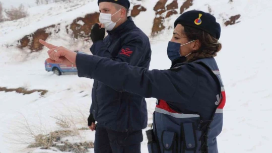 Tipi yolu kapattı, jandarma ekipleri hastaya ilacını drone ile ulaştırdı