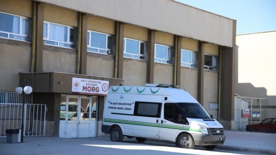 Trenin çarptığı kadın hayatını kaybetti