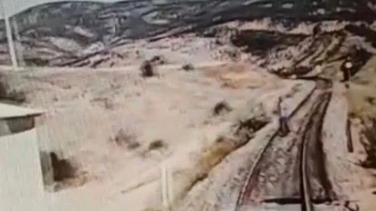Trenin çarptığı kadın hayatını kaybetti