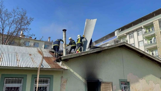 Toplum Sağlığı Merkezinde çıkan yangın paniğe neden oldu