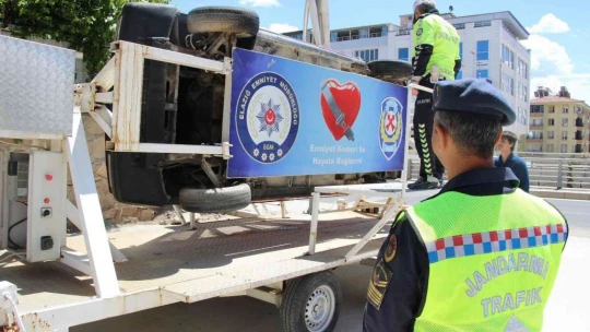 Trafik Haftası'nda vatandaş ve öğrenciler bilgilendirildi