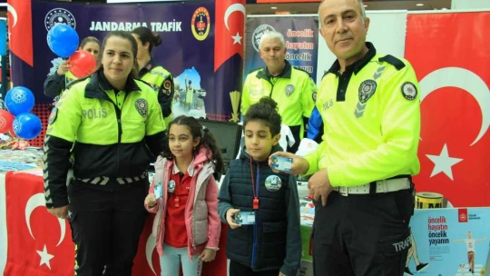 Trafik Haftası'nda vatandaş ve öğrenciler bilgilendirildi