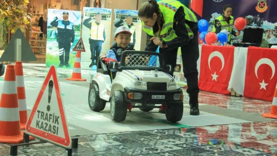 Trafik Haftası'nda vatandaş ve öğrenciler bilgilendirildi