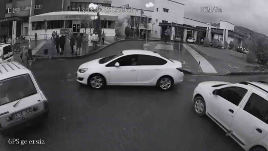Trafik kazasını görüp rahatsızlanan yolcuyu hastaneye yetiştiren şoför o anları anlattı