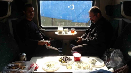 Tren vagonları depremzedelerin evi oldu