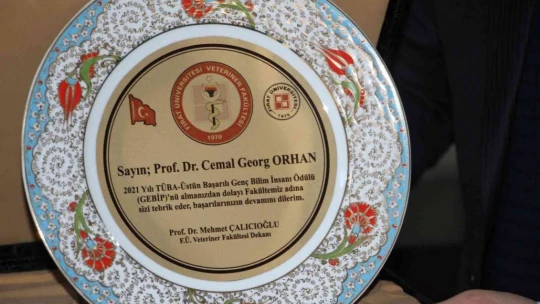 TÜBA-GEBİP ödülüne uzandı, plaketini Cumhurbaşkanı Erdoğan'dan alacak