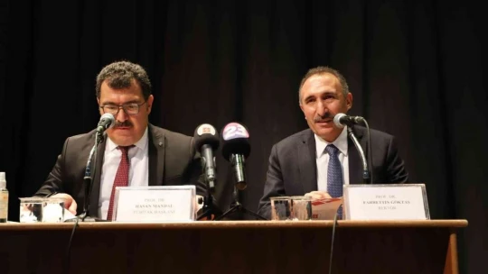 TÜBİTAK Başkanı Mandal, akademisyen ve öğrenciler ile bir araya geldi