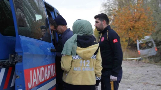Tur minibüsü şarampole uçtu: 20 yaralı