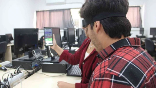 Türkiye'de bir ilk: Geliştirilen bu gözlük, doğal ve yapay göz kırpmayı ayırt edebiliyor