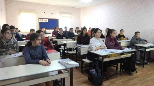 Türkiye'de eğitim gören Ahıska Türkü öğrencinin büyüyünce yapmak istediği meslek duygulandırdı