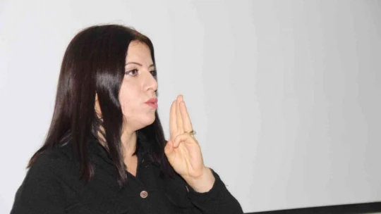 Türkiye'de ilk defa iletişim fakültesinde işaret dili eğitimi verildi