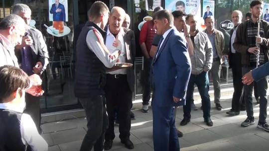 Türkiye'nin en renkli adayı Güneş: ''Bana oy verin gerisini Ankara düşünsün''
